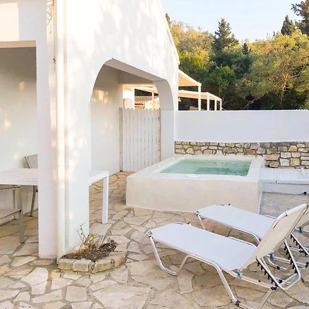 Bask In The Beauty Of Paxoi - Kirki'S Summer Retreats With Private Jacuzzis Ieromonachos Exterior foto