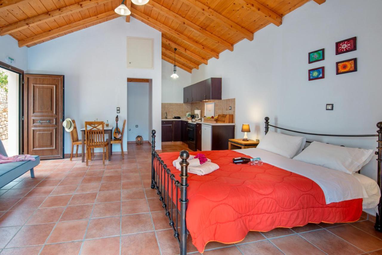 Bask In The Beauty Of Paxoi - Kirki'S Summer Retreats With Private Jacuzzis Ieromonachos Exterior foto