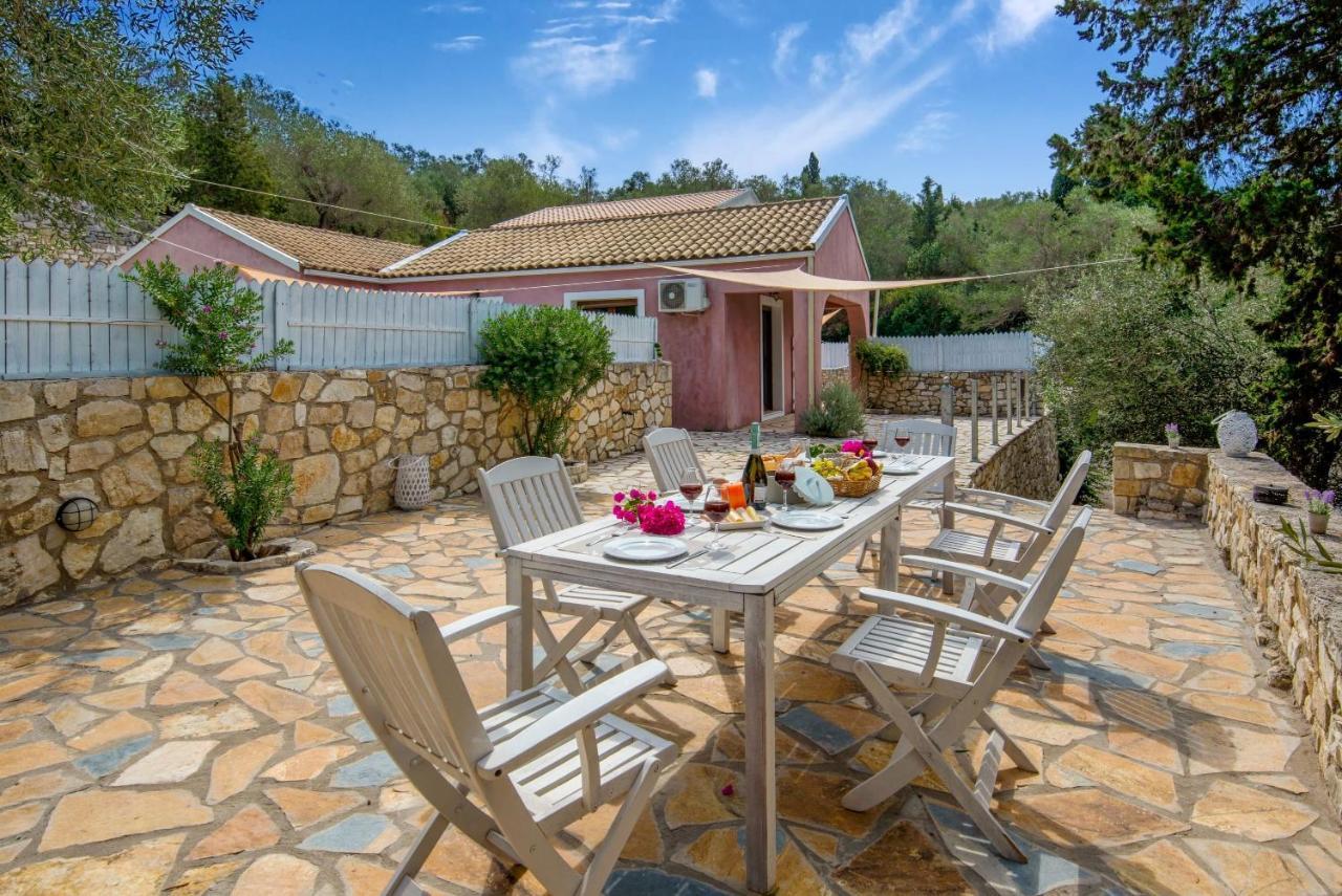 Bask In The Beauty Of Paxoi - Kirki'S Summer Retreats With Private Jacuzzis Ieromonachos Exterior foto