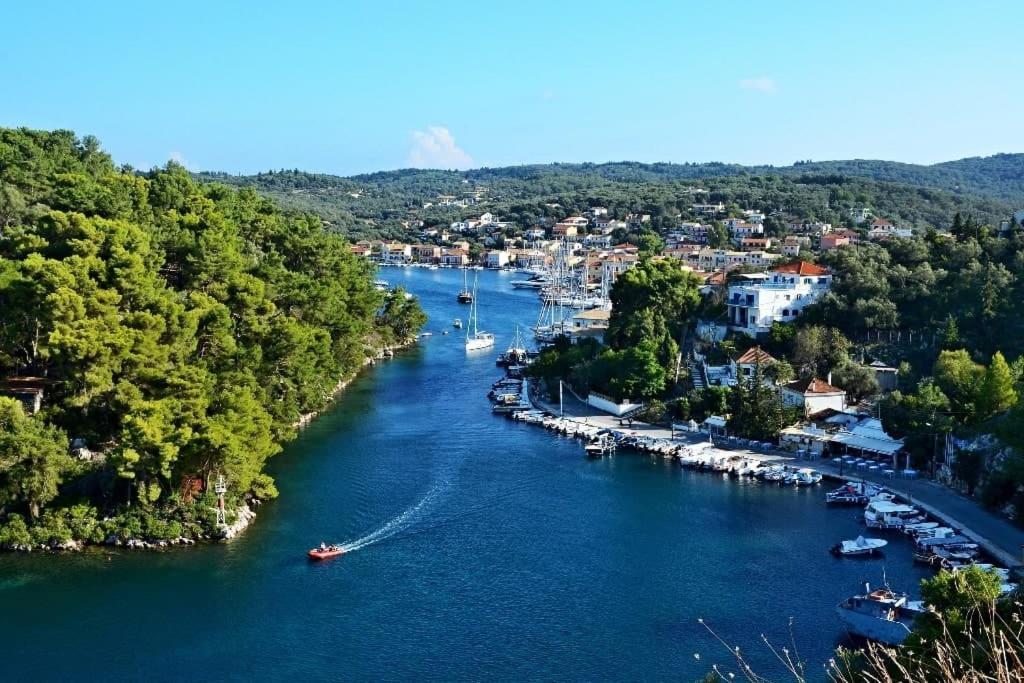 Bask In The Beauty Of Paxoi - Kirki'S Summer Retreats With Private Jacuzzis Ieromonachos Exterior foto